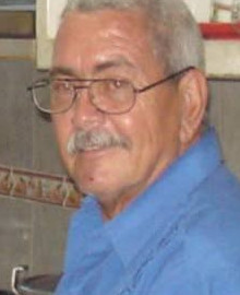 Retrato de Orlando Antonio Ruiz Rojas, con lentes y camisa azul